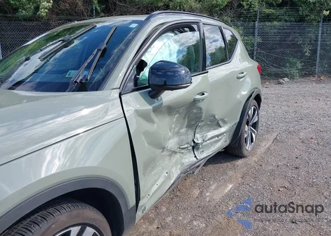 2024 Volvo Xc40 B5 Ultimate Dark Theme из США, поврежденный, VIN YV4L12UM0R2310523